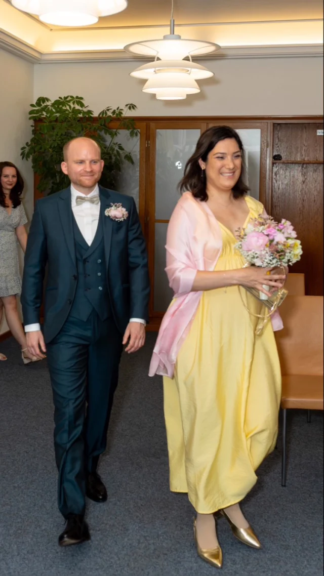 Love is in the air - und in der Mandlstrasse noch viel mehr. Heiraten mit der Haasenhochzeit München.
Ihr findet mein praktisches Paket „Standesamt Quicky“ direkt auf meiner Website Haasenhochzeit.de